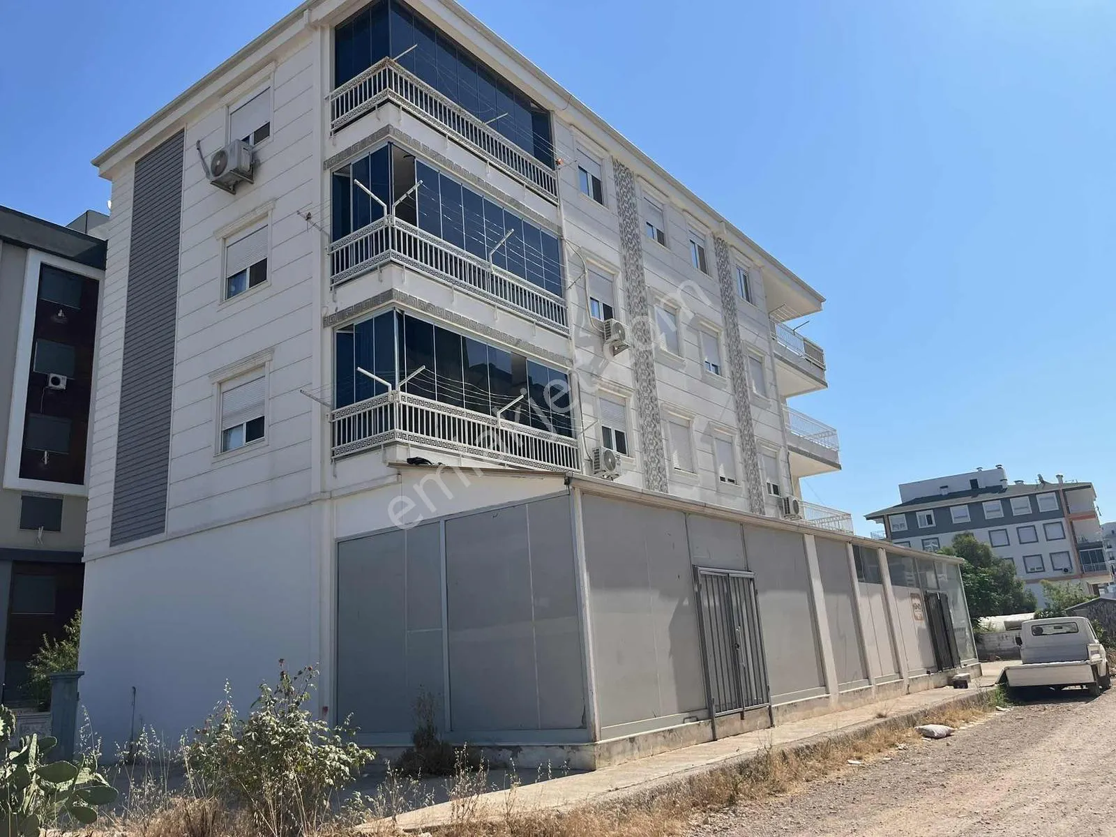 Altınova'da Asansörlü Klimalı Geniş 2+1 Satılık Daire — görsel 2
