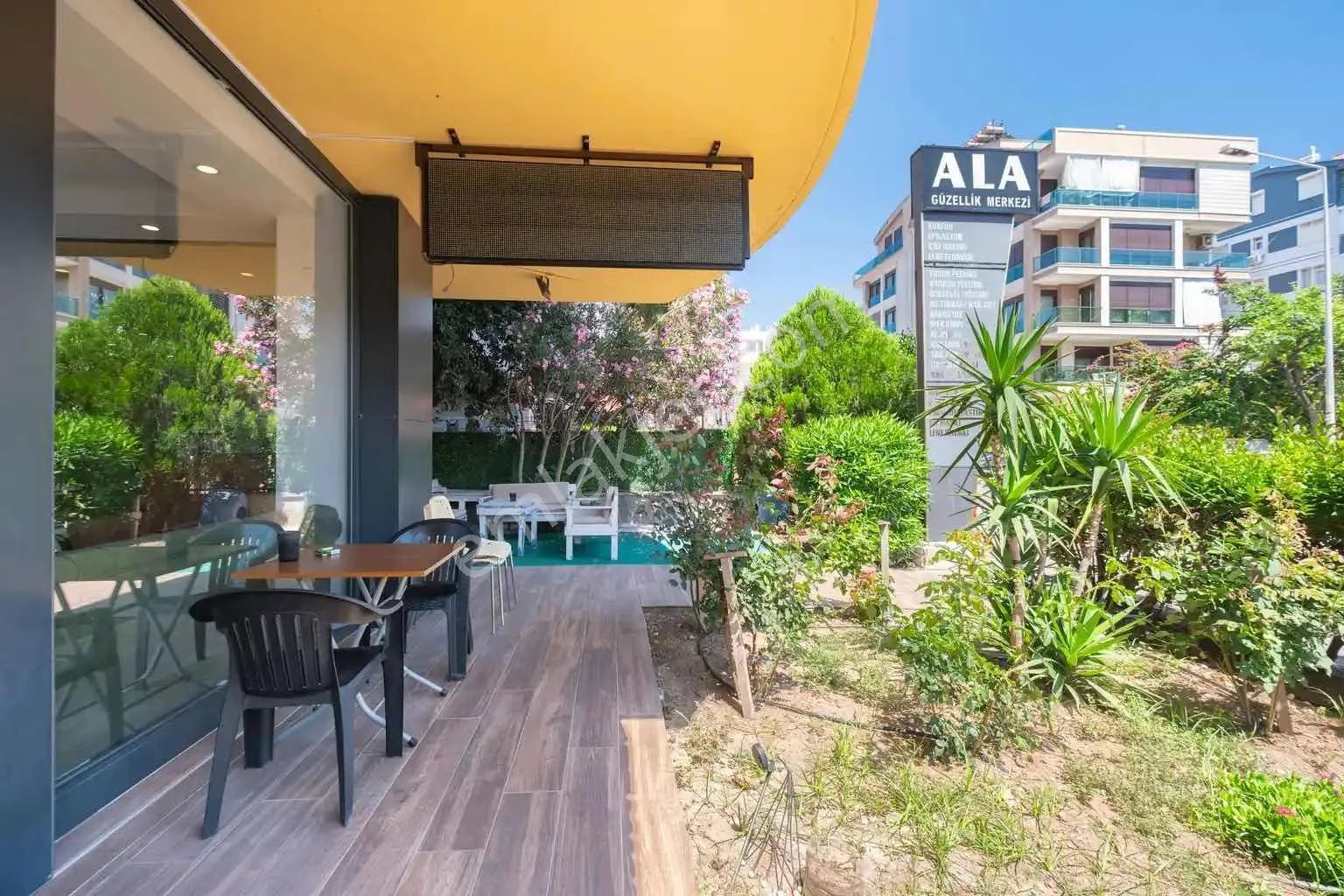 Eczane, Ecza Deposu Ve Polikliniklere Uygun Kiralık İş Yeri — görsel 2