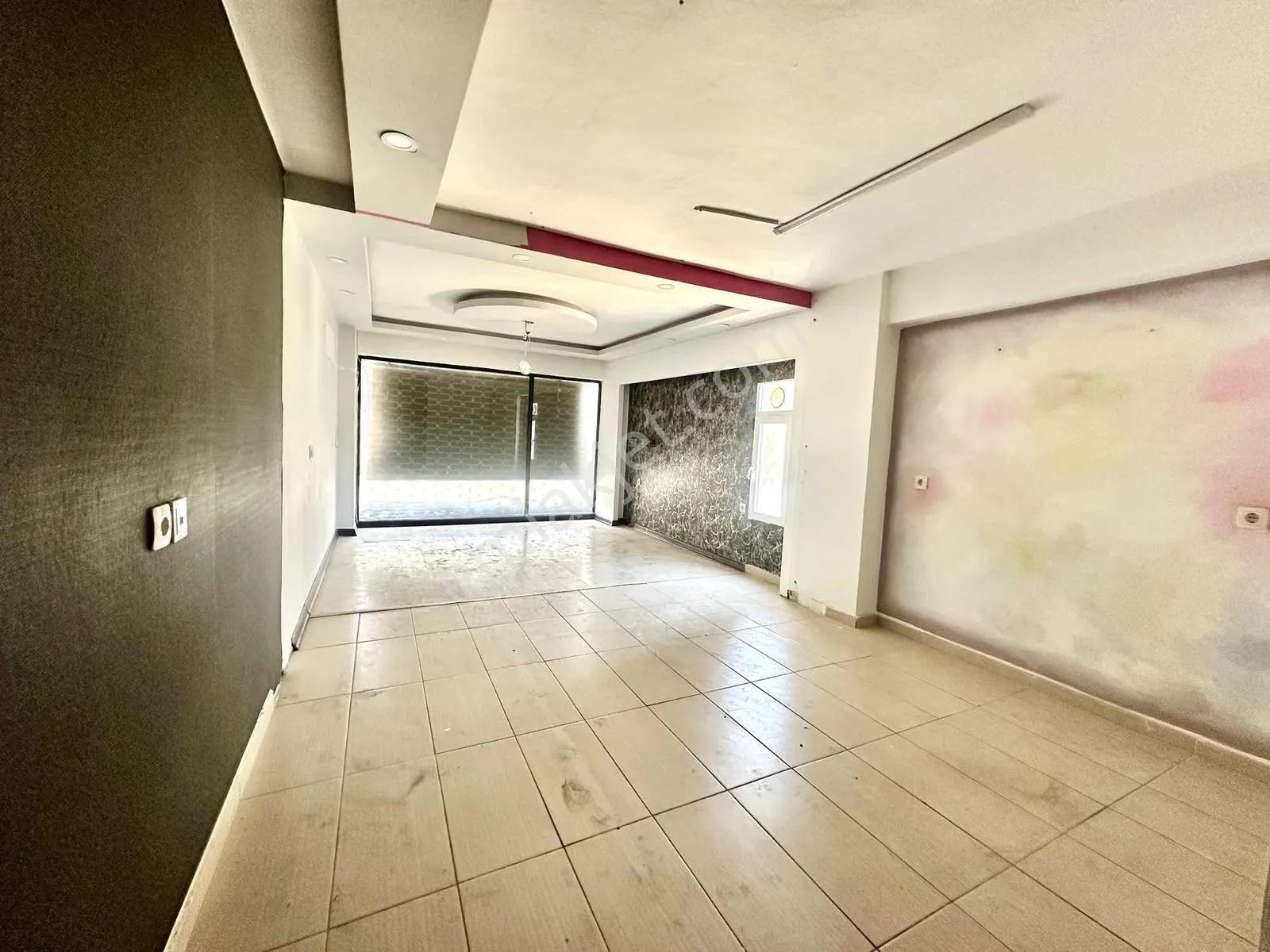 Berrin Kavcar'dan Büyükşehir Belediyesi Karşısı Kiralık Dükkan — görsel 2
