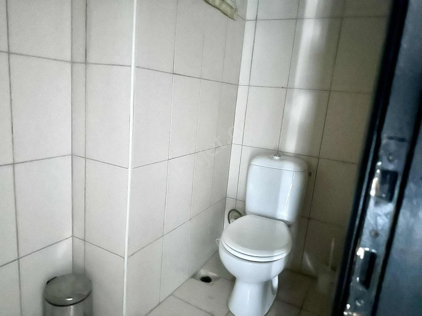 Berrin Kavcar'dan Büyükşehir Belediyesi Karşısı Kiralık Dükkan — görsel 3