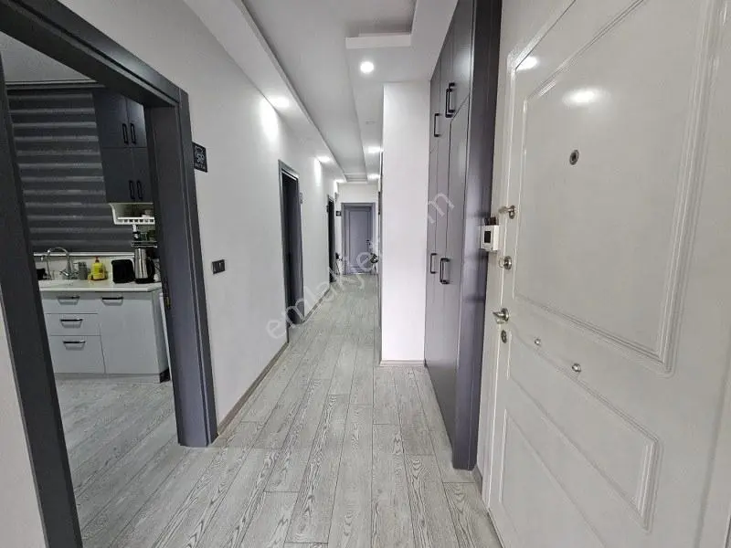 Konyaaltı Caddesi Üzerinde Konut Ve İşyerine Uygun Şahane Daire — görsel 3