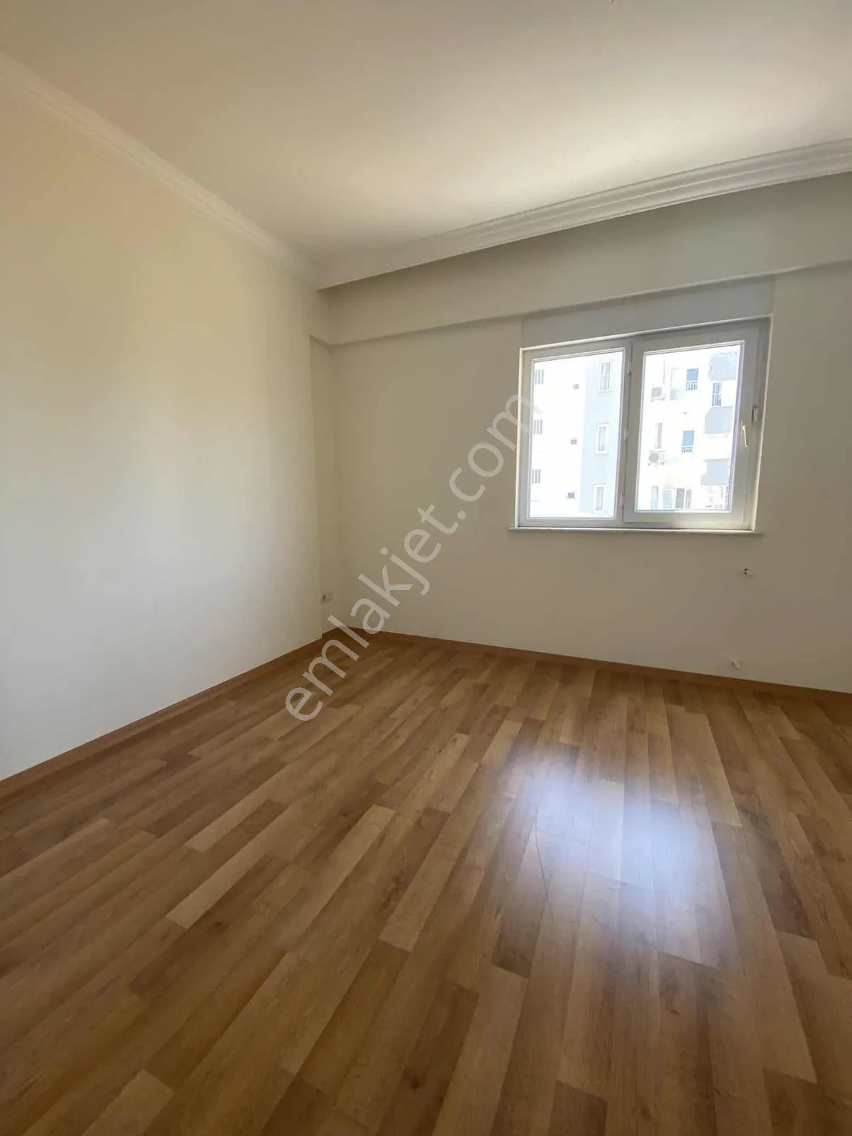 Meydankavağında Havuzlu Site İçinde 2+1 Arakat Satılık Daire — görsel 3