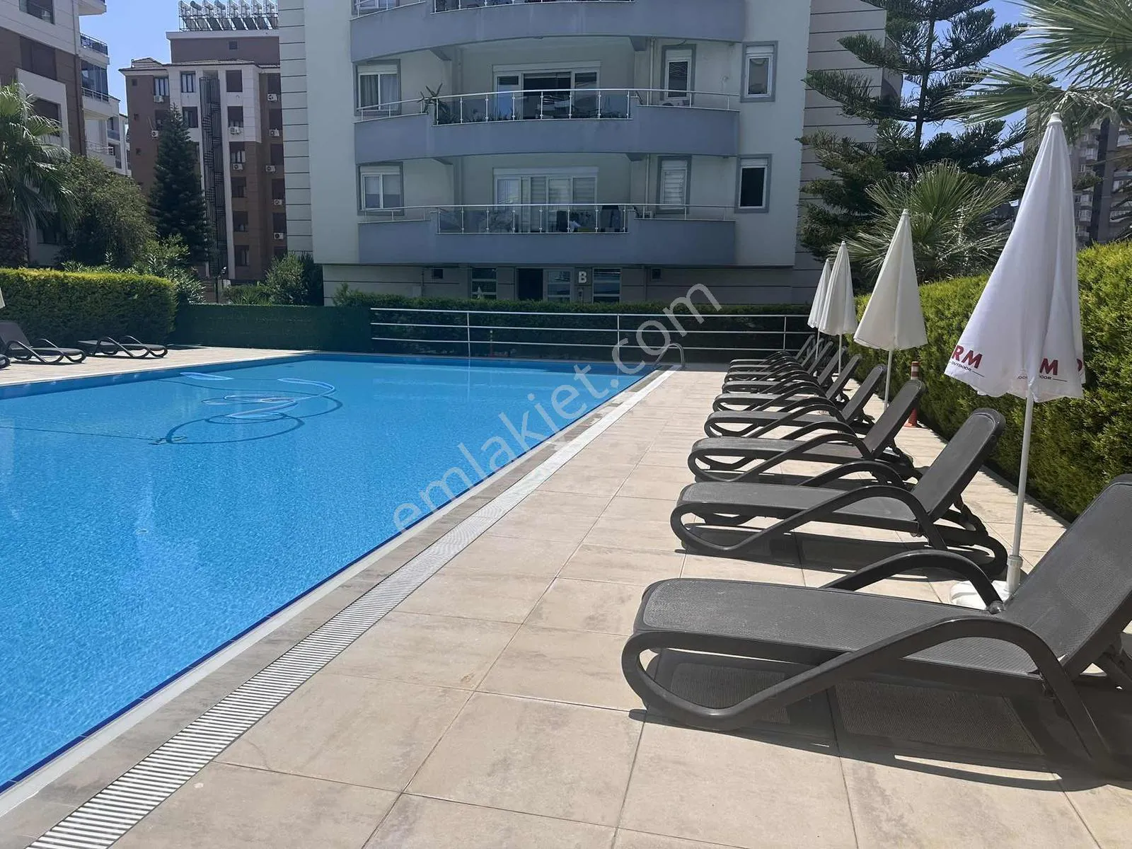 Meydankavağında Havuzlu Site İçinde 2+1 Arakat Satılık Daire — görsel 8