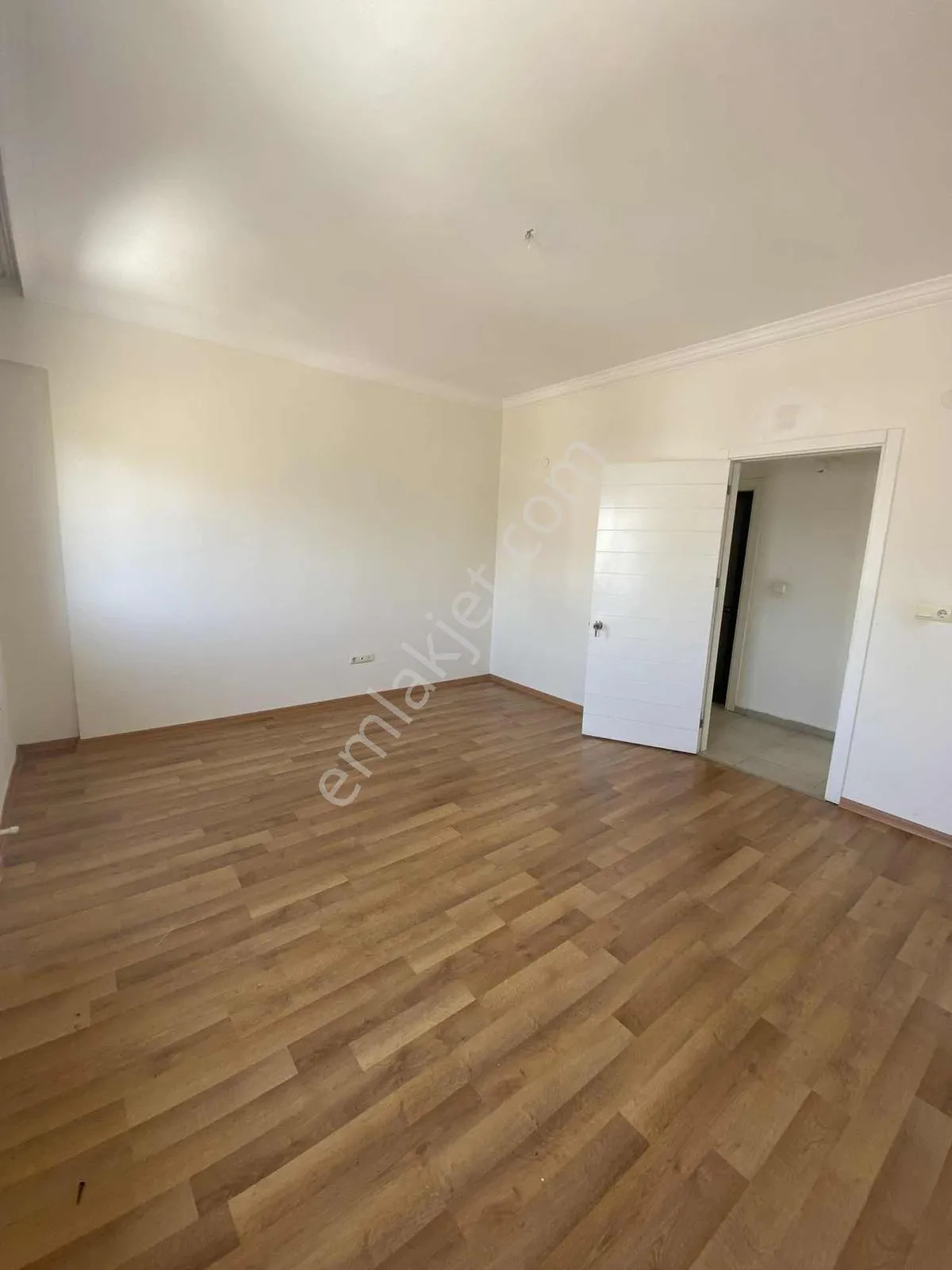 Meydankavağında Havuzlu Site İçinde 2+1 Arakat Satılık Daire — görsel 14