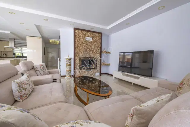 Güzeloba Istek Kolejı Yanında Satılık Lüks 6+1 Müstakıl Vılla — görsel 3