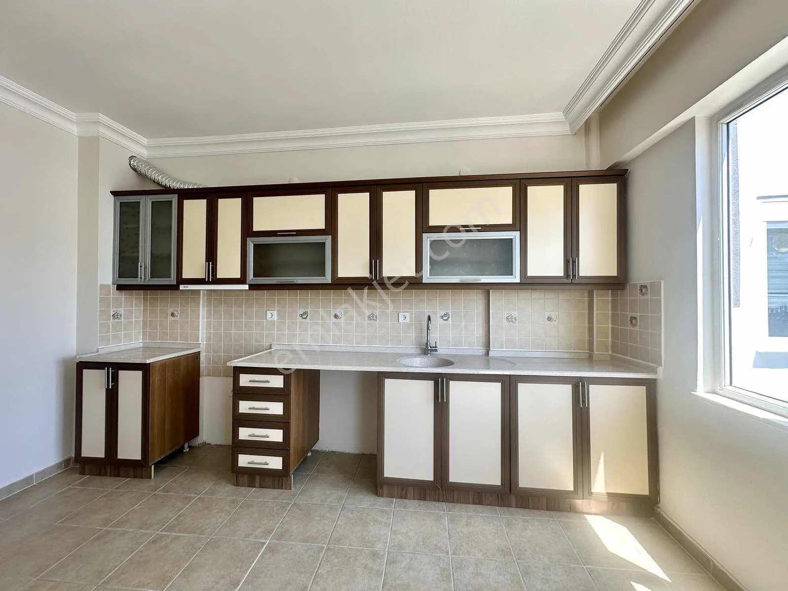 Berrin Kavcar 'dan Yalı Caddesi'nde Geniş Arakat Daire — görsel 20