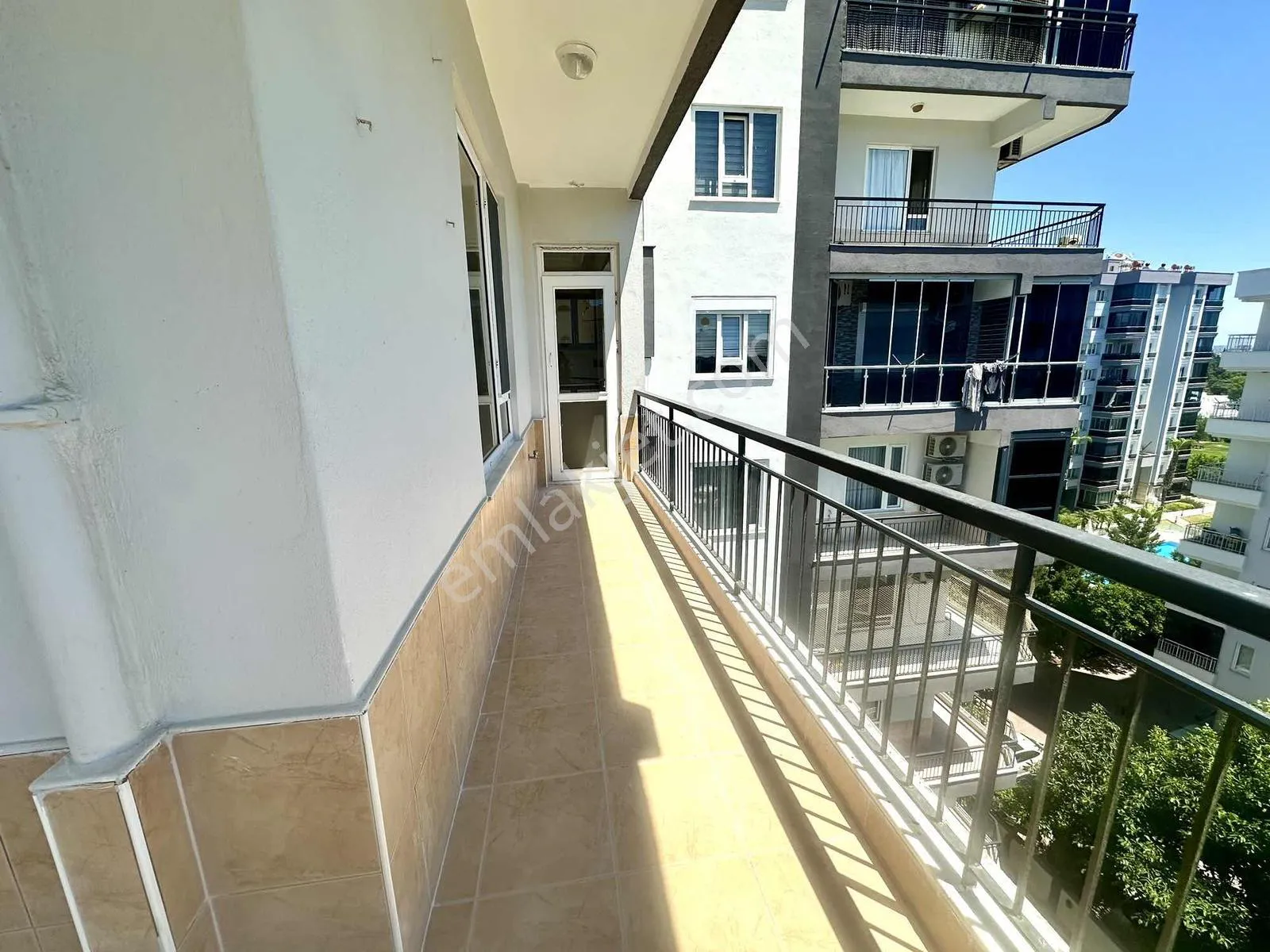 Berrin Kavcar 'dan Yalı Caddesi'nde Geniş Arakat Daire — görsel 25