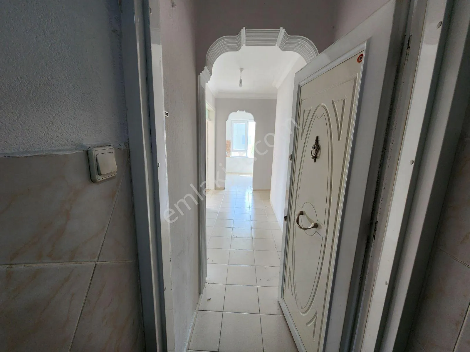Bahçelievler'de Hızır Reis Cadde Üzeri Kiralık Temiz 3+1 — görsel 2