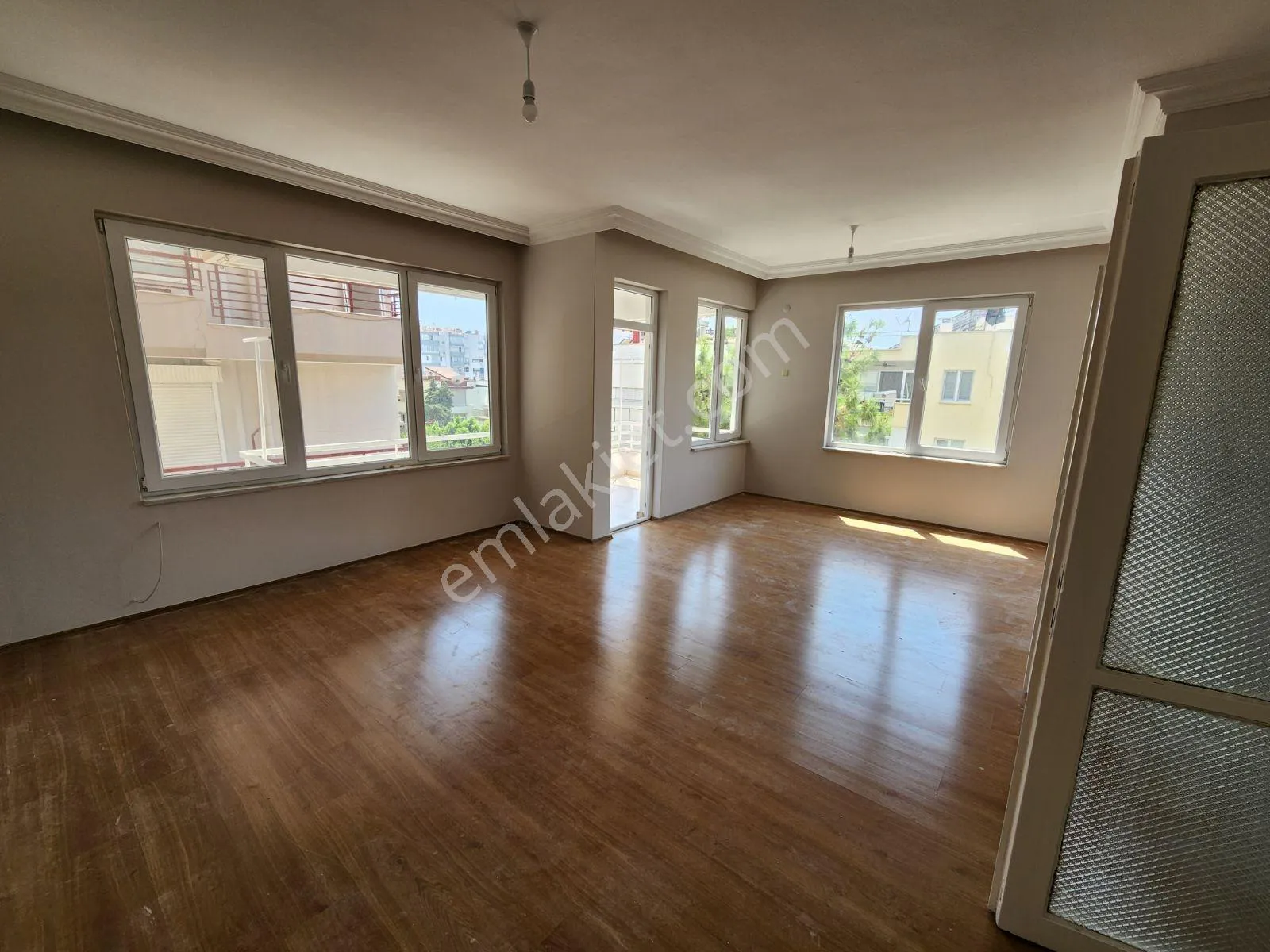 Bahçelievler'de Hızır Reis Cadde Üzeri Kiralık Temiz 3+1 — görsel 3