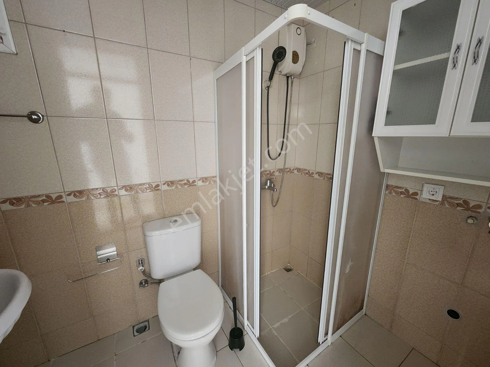 Bahçelievler'de Hızır Reis Cadde Üzeri Kiralık Temiz 3+1 — görsel 6