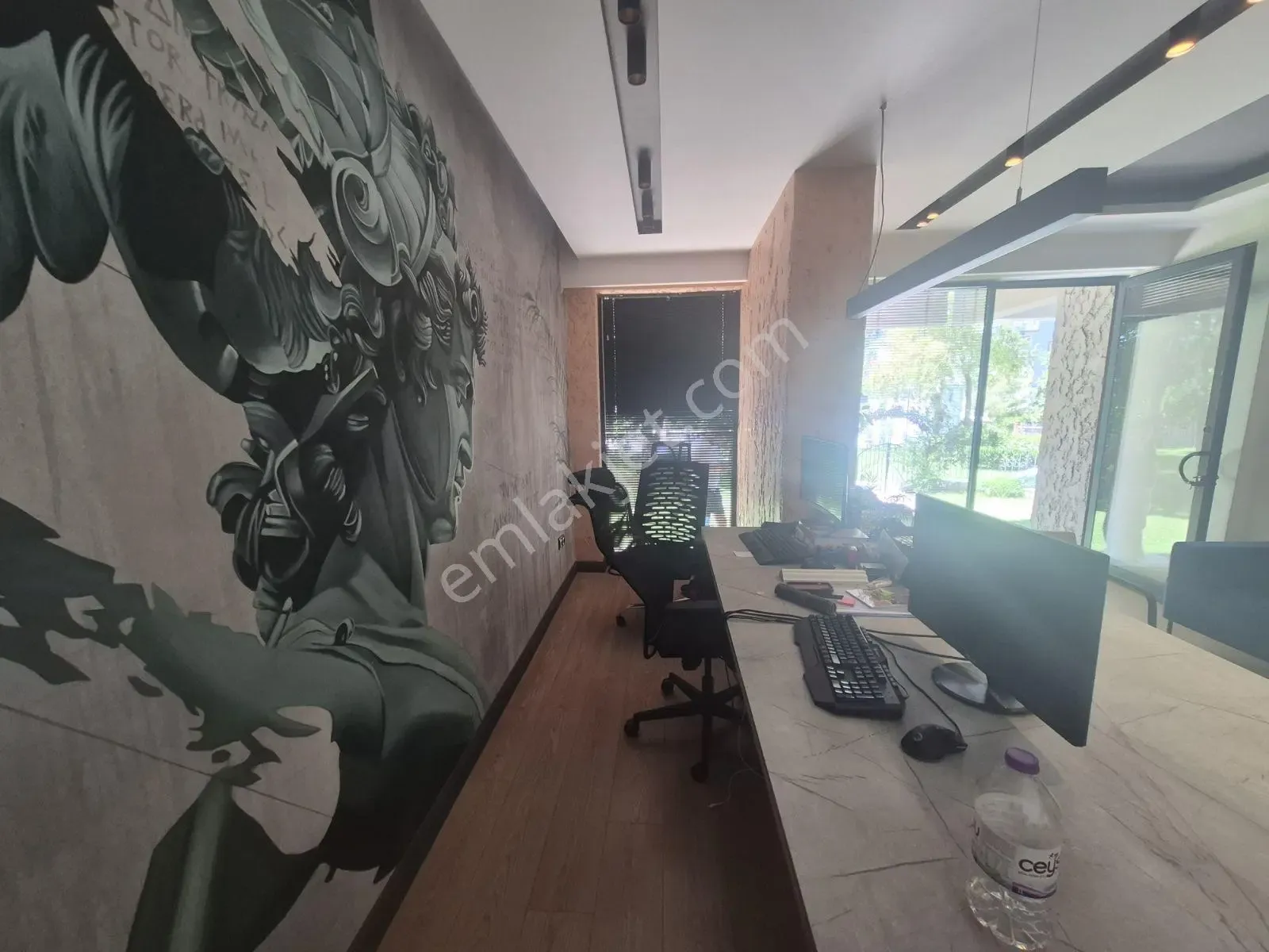 Özel Mimar Dekorasyonuyla Devren Kiralık Ofis — görsel 3