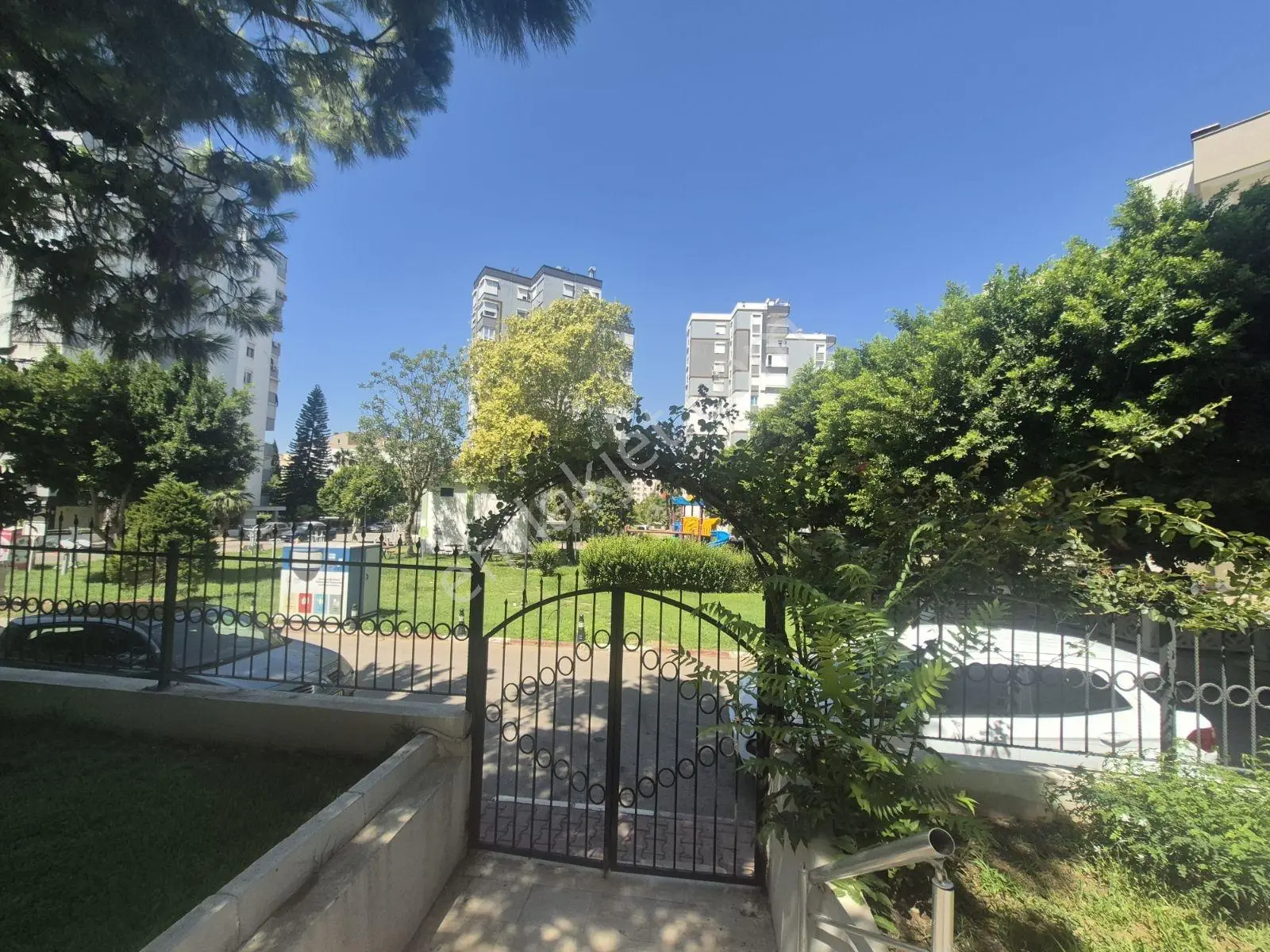 Özel Mimar Dekorasyonuyla Devren Kiralık Ofis — görsel 11