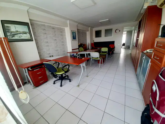 İş merkezinde full eşyalı ofis — görsel 14