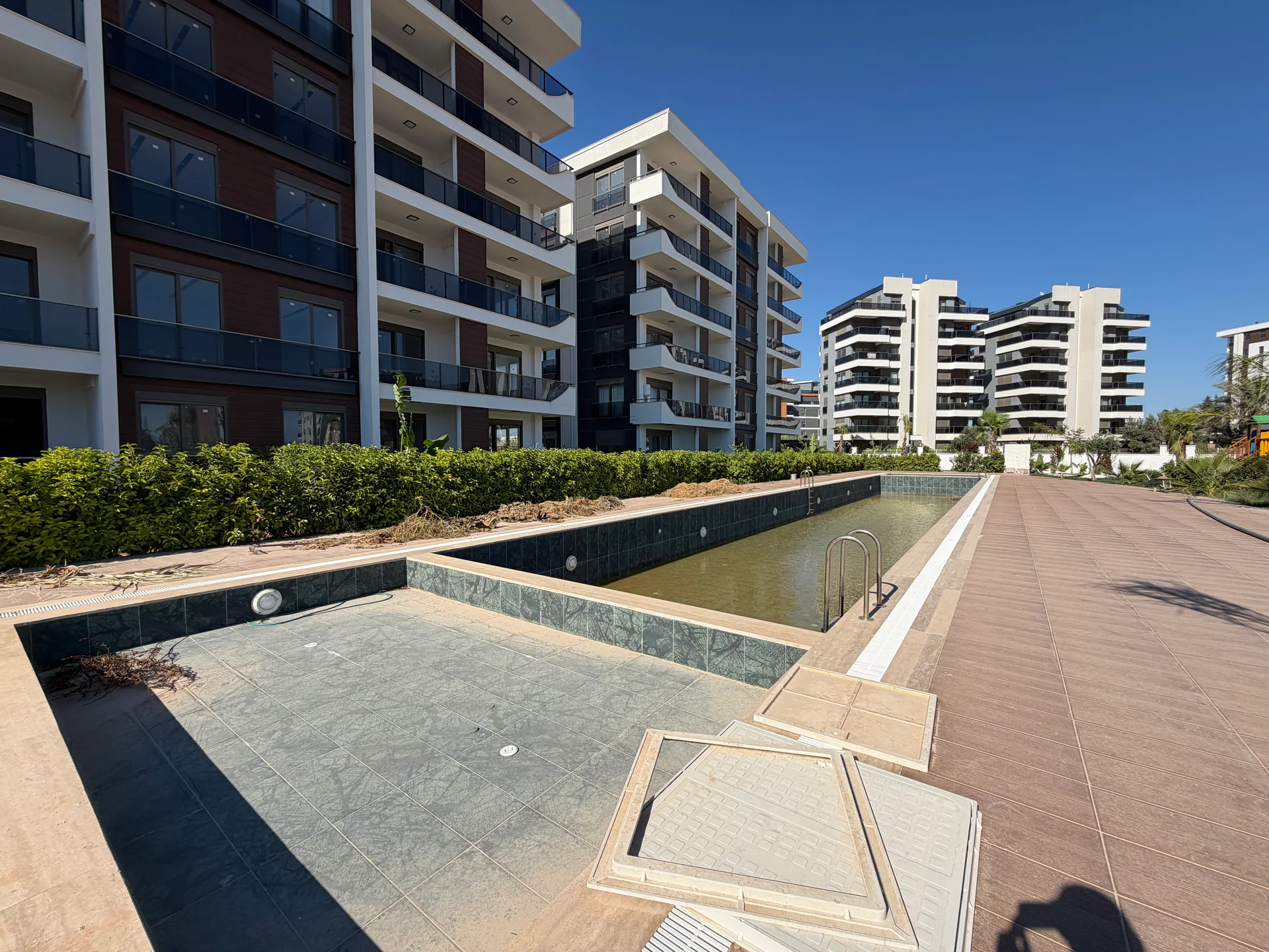 ALTINTAŞ’TA 2+1 BAHÇE KULLANIMLI | 2 BLOKLU SİTE | KAPALI OTOPARK — görsel 2