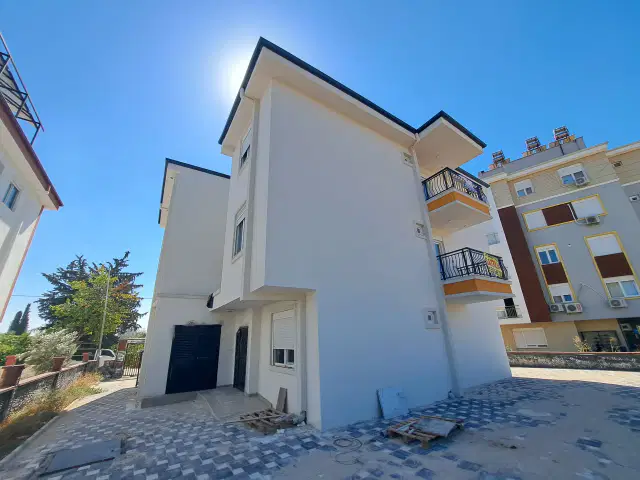 TRAMVAYA YÜRÜME MESAFESİNDE SIFIR 1+1 KİRALIK DAİRE — görsel 22