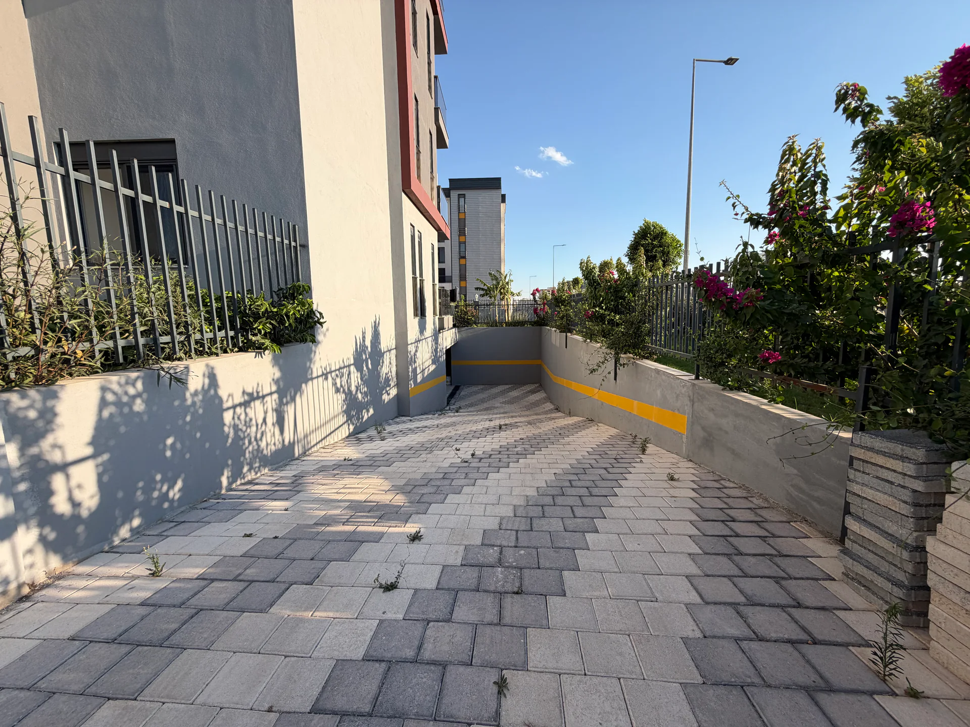 FIRSAT FİYAT! 1+1 ARA KAT | KAPALI OTOPARKLI — görsel 2