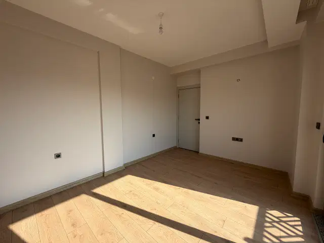 ALTINTAŞ’TA KAPALI OTOPARKLI | İSKANLI 2+1 DAİRE — görsel 4