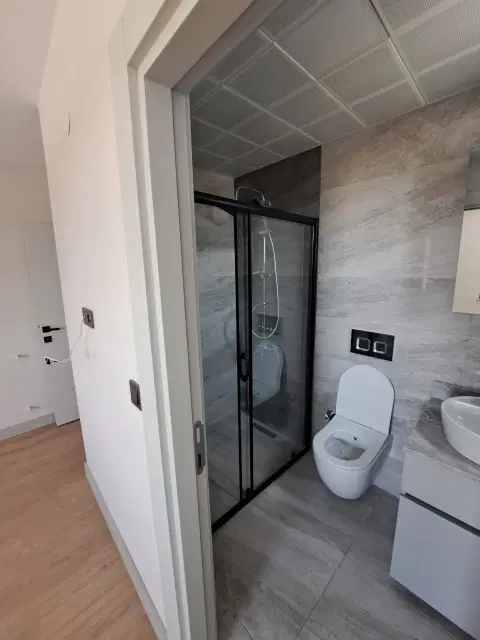 40'lık yolda Viamar Begonvil Sitesi'nde ebeveyn banyolu 2+1, iskânlı — görsel 12