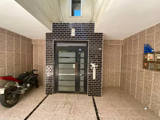 GÜZEOBA POSTANE ARKASI MERKEZİ KONUMDA 3+1