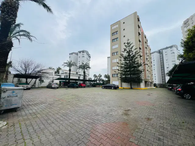 ŞIRINYALI‘DA GÜVENLIKLI HAVUZLU 2 + 1 SATILIK DAIRE