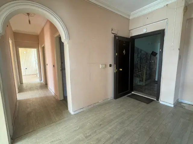 İŞLEK CADDE ÜZERİNDE YÜKSEK TABELA DEĞERLİ KİRALIK İŞ YERİ — görsel 4