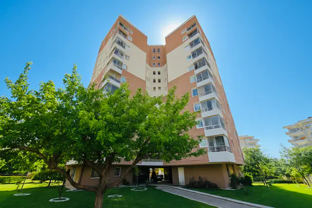 GÜZELOBA’DA HAVUZLU DENIZ MANZARALI 3 + 1 SATILIK DAIRE
