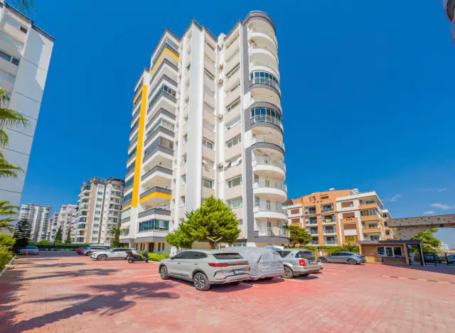ÇAĞLAYAN’DA BÜYÜK DENIZ GÖRÜR HAVUZLU 5 + 2 DUBLEKS SATILIK DAIRE