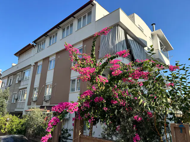 Barış Mahallesinde, Deniz Manzaralı, Bakımlı Kiralık Daire