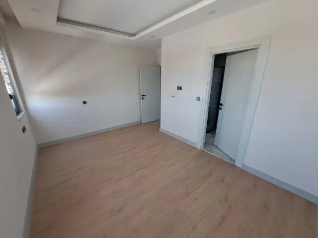 40'lık yolda Viamar Begonvil Sitesi'nde ebeveyn banyolu 2+1, iskânlı — görsel 11