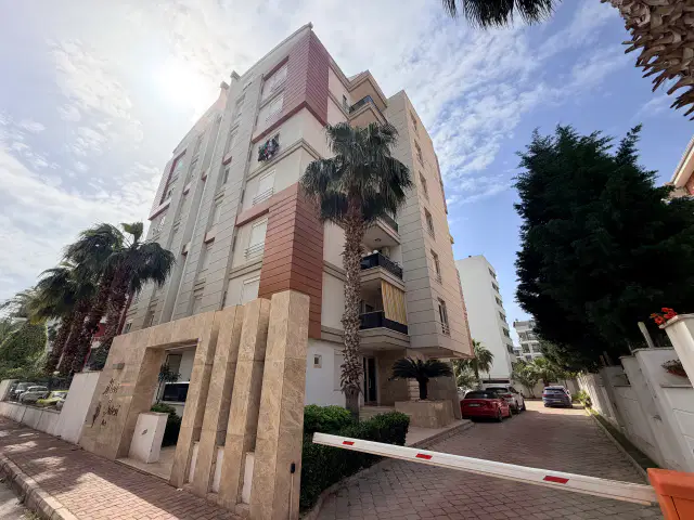 ÇAĞLAYAN DA YENİ BİNA HAVUZLU SATILIK 2+1 DAİRE