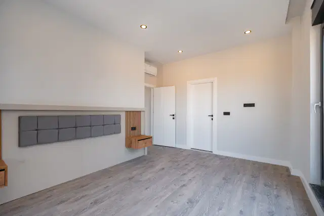 SATILIK 5+1 MODERN MİMARİLİ ÖZEL HAVUZLU TRİPLEKS LÜKS VİLLA — görsel 21