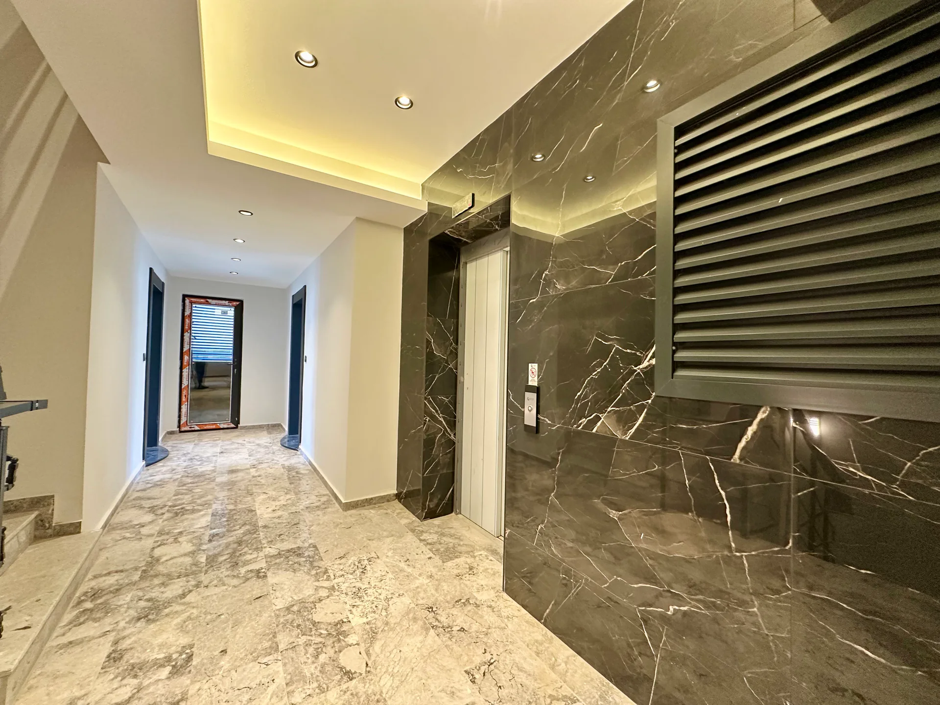 ALTINTAŞ 40LIK CAD ÜZERİ SATLIK LÜKS 2+1 DAİRE — görsel 2