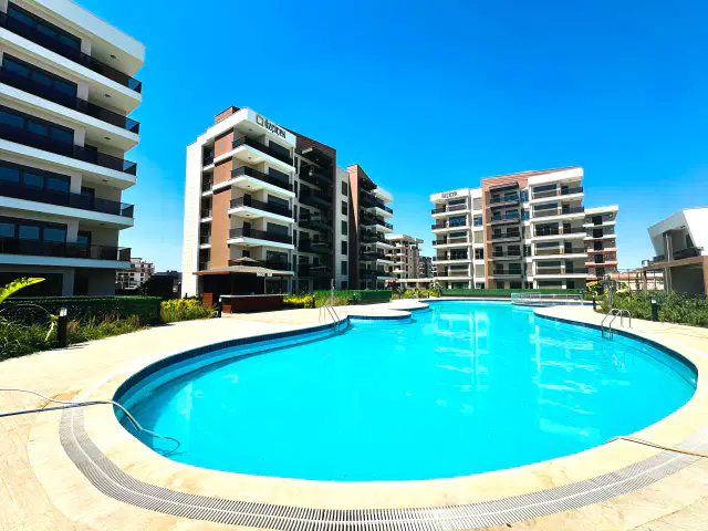 ALTINTAŞ ÖZELLİKLİ SİT'DE  2+1 BAHÇE KULLANIMLI İSKANLI DAİRE