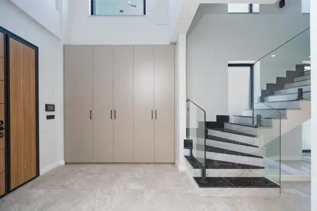 SATILIK 5+1 MODERN MİMARİLİ ÖZEL HAVUZLU TRİPLEKS LÜKS VİLLA — görsel 5