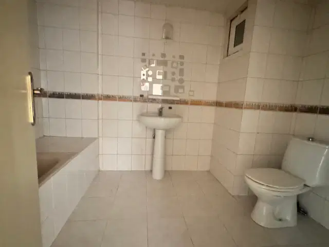 İŞLEK CADDE ÜZERİNDE YÜKSEK TABELA DEĞERLİ KİRALIK İŞ YERİ — görsel 9