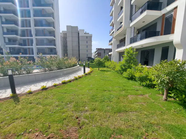 40'lık yolda Viamar Begonvil Sitesi'nde ebeveyn banyolu 2+1, iskânlı
