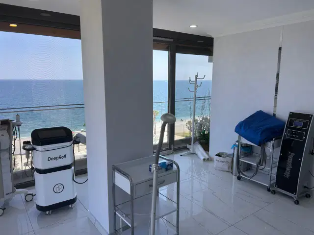 DENİZE SIFIR PLAZADA DEVREN KİRALIK GÜZELLİK MERKZ./KLİNİK — görsel 21