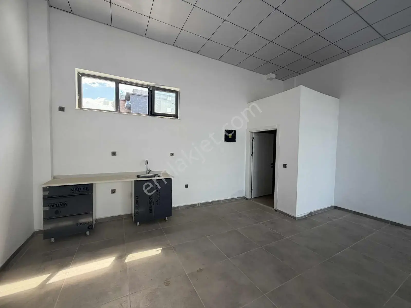 Altıntaş'ta 40'lık Yol Üzeri 120m2 Kiralık Dükkan — görsel 5