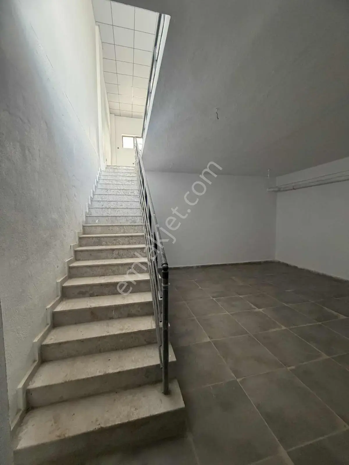 Altıntaş'ta 40'lık Yol Üzeri 120m2 Kiralık Dükkan — görsel 6