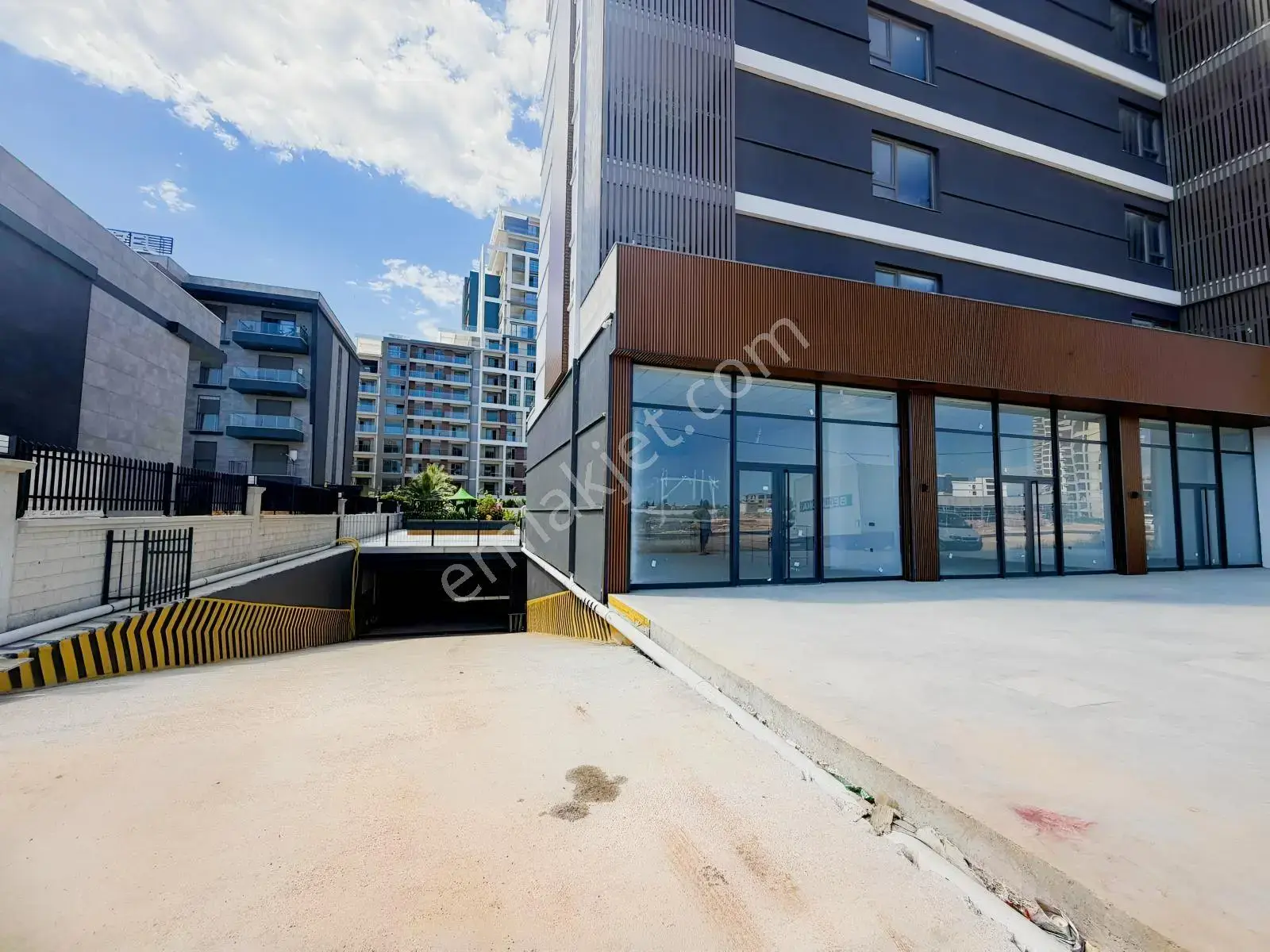 Altıntaş'ta 40'lık Yol Üzeri 120m2 Kiralık Dükkan — görsel 12