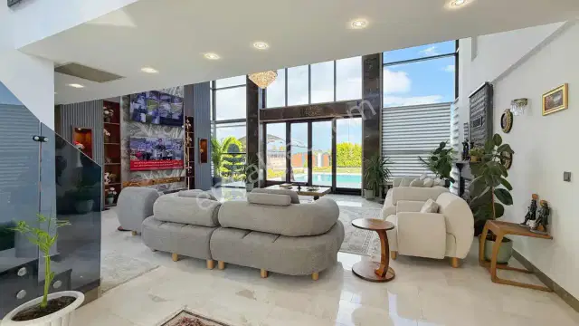 1162 M² Arsa | 550 M² 7+2 Loft Mimari | Isıtmalı Havuzlu Villa — görsel 14