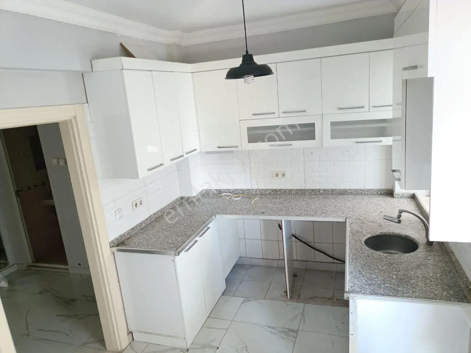 Sedir Mh |çallı Üst Geçit Karşısı |3+1 Boş Kiralık Daire. — görsel 1