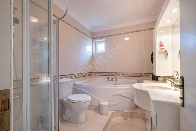Ayten Yaşar'dan Altıntaş Onur Kent Sitesinde Satılık Villa — görsel 15