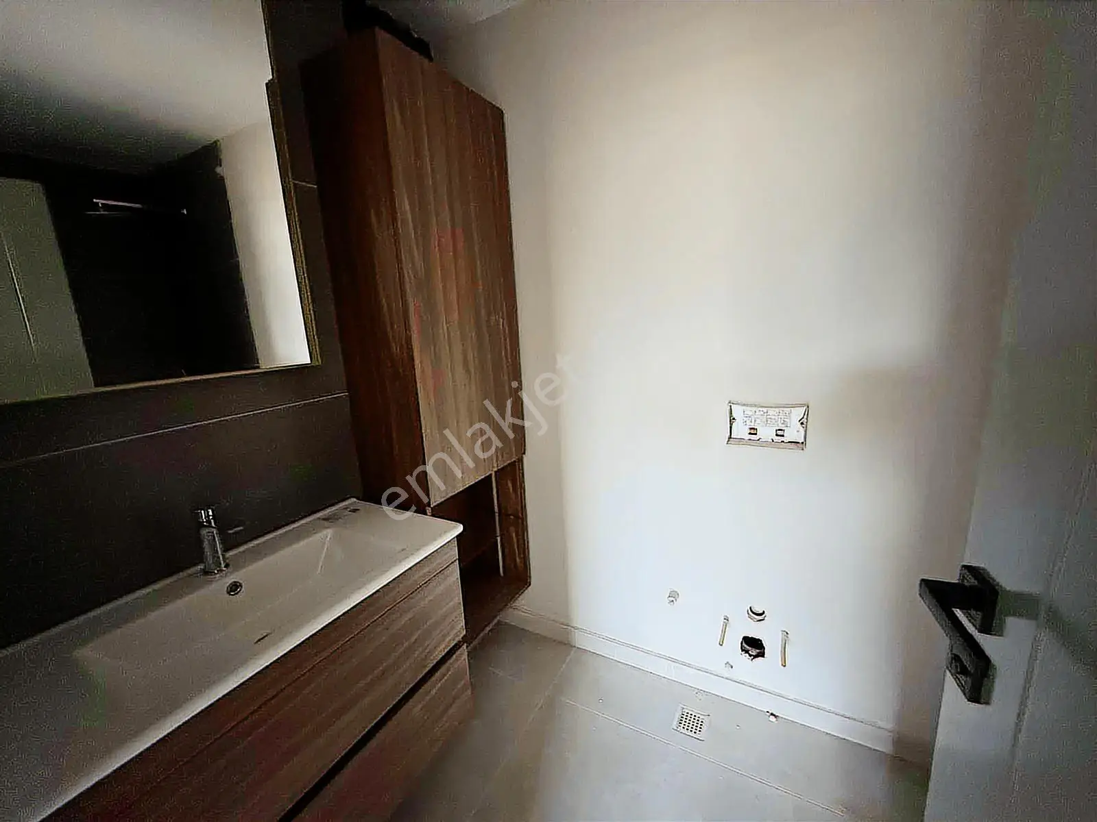 Altıntaş 40 Lık Yola Yakın Satılık Ebebeyn Banyolu 2+1 — görsel 26