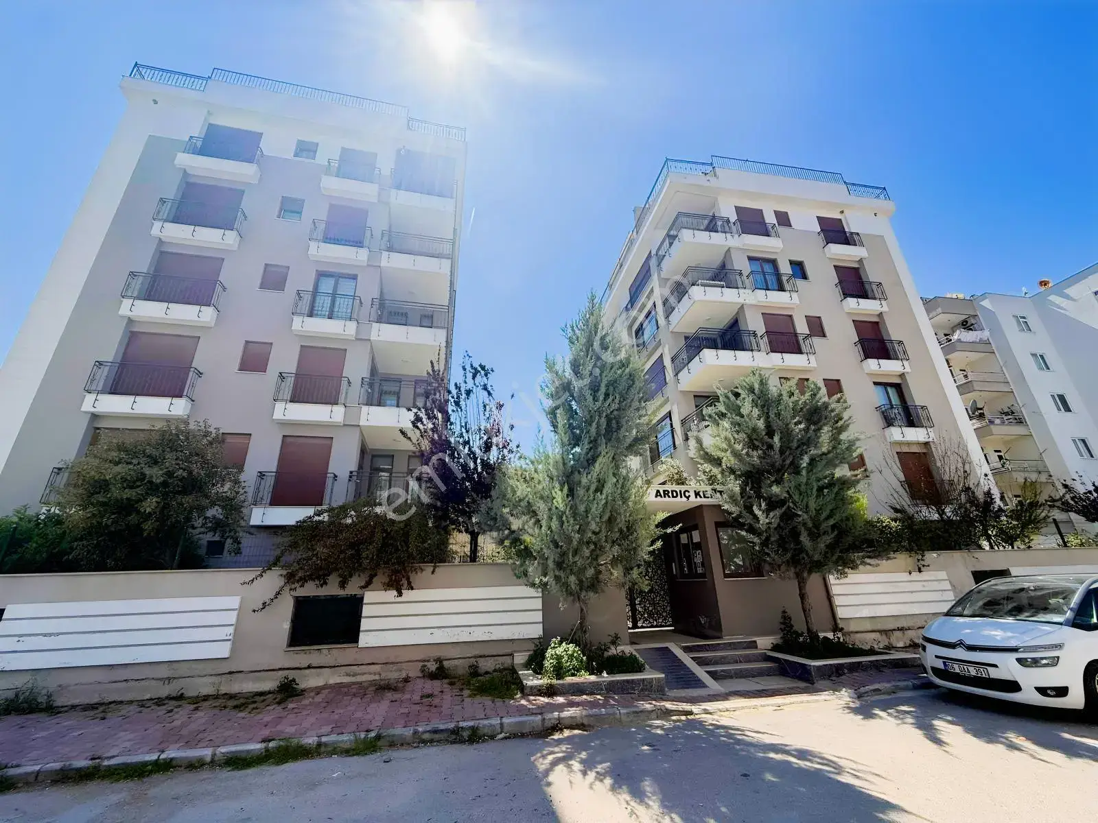Ayşe Yenidoğan'dan Kapalı Otoparklı Havuzlu 2+1 Daire