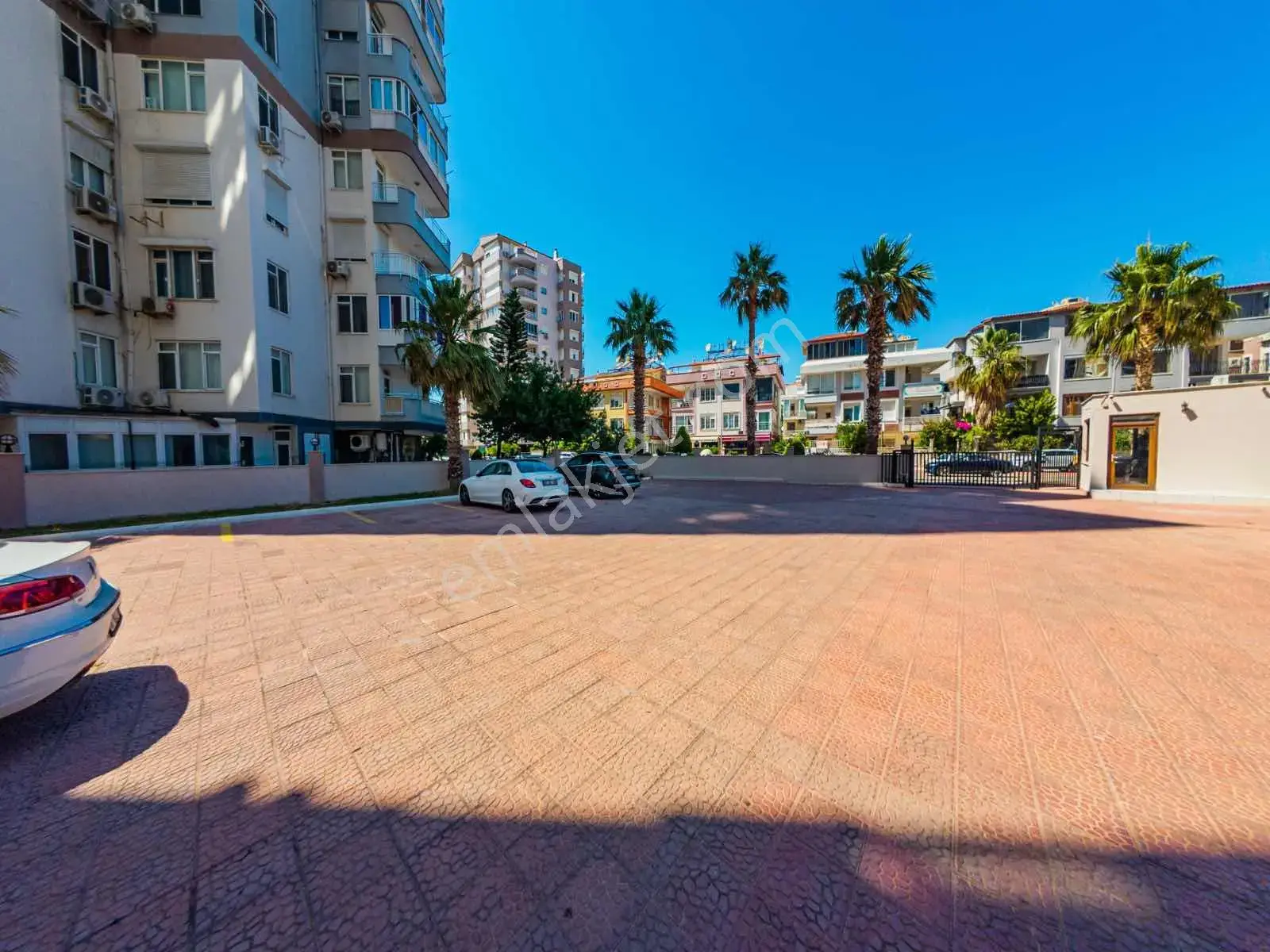 Berrin Kavcar'dan Fener'de Deniz Manzaralı Kiralık Daire — görsel 10