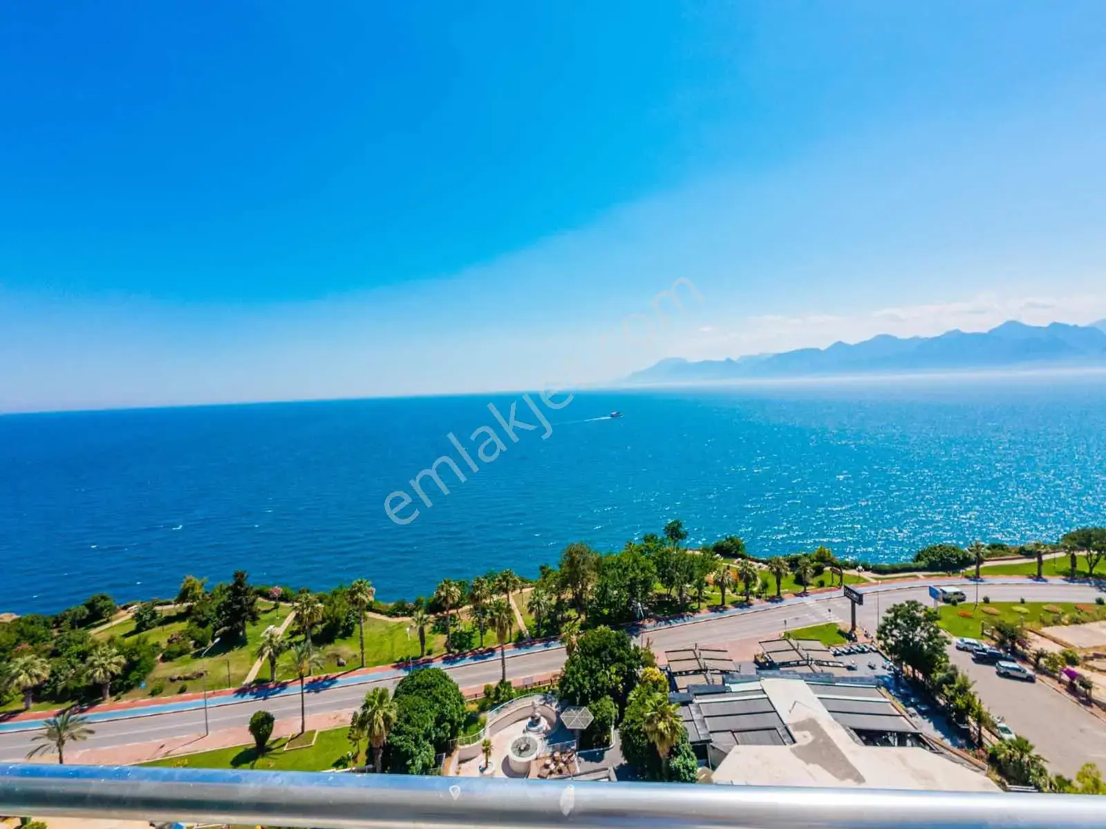 Berrin Kavcar'dan Fener'de Deniz Manzaralı Kiralık Daire — görsel 11