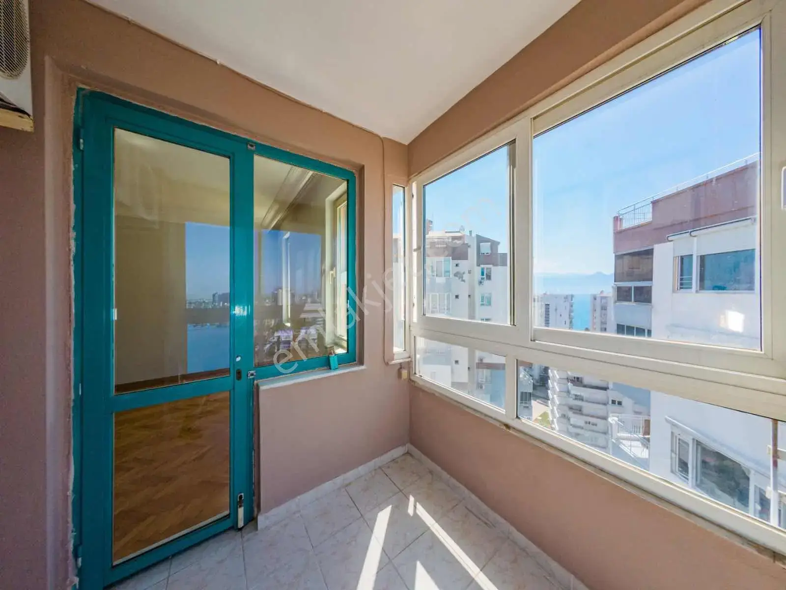Berrin Kavcar'dan Fener'de Deniz Manzaralı Kiralık Daire — görsel 18