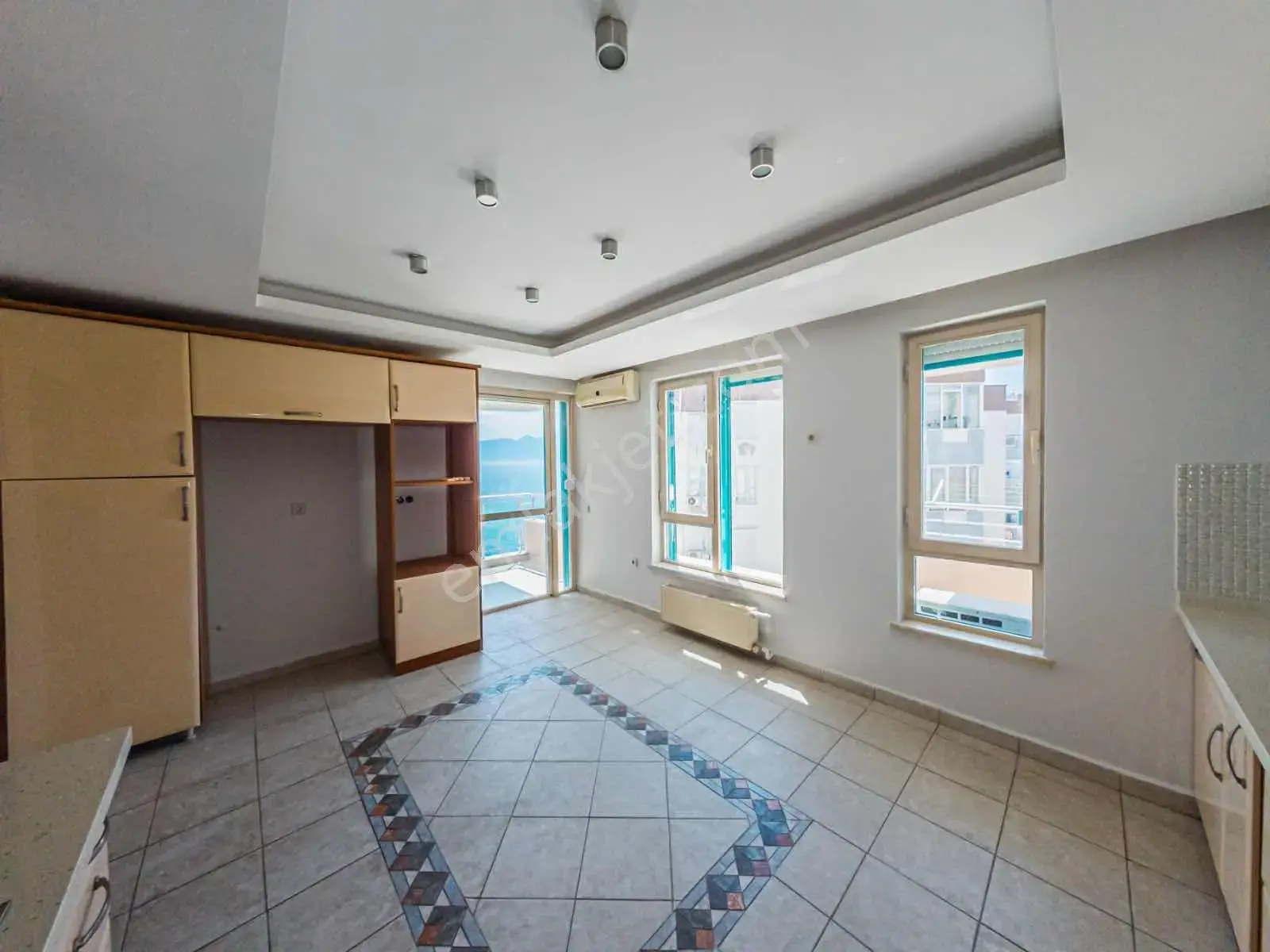 Berrin Kavcar'dan Fener'de Deniz Manzaralı Kiralık Daire — görsel 28