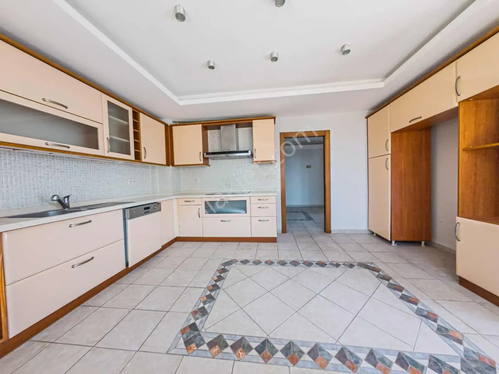 Berrin Kavcar'dan Fener'de Deniz Manzaralı Kiralık Daire — görsel 34